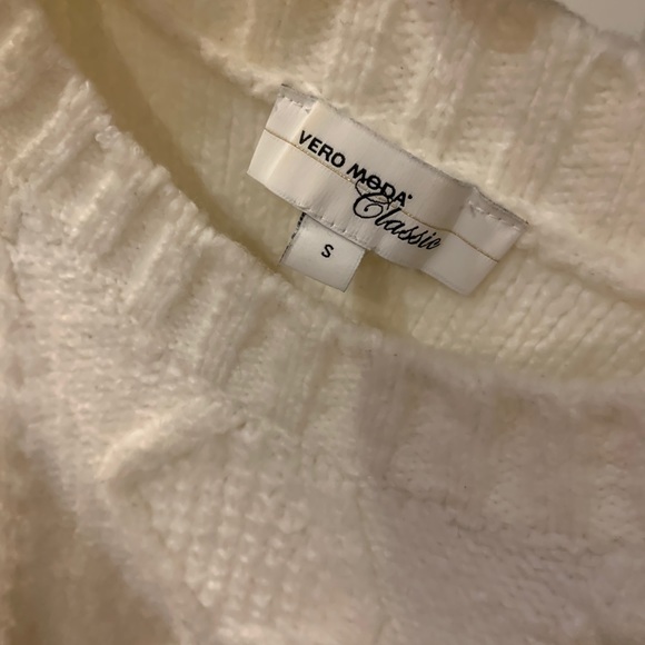 Sweater - Picture 4 of 4